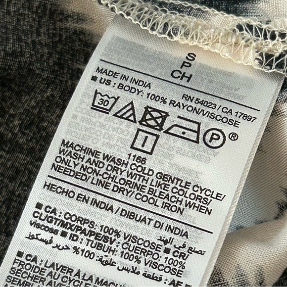 💕 NWT Old navy Black and White Maxi Dress S - Picture 14 of 14